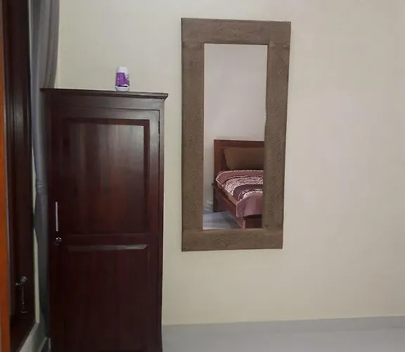 Nayanika House Guest house 2*